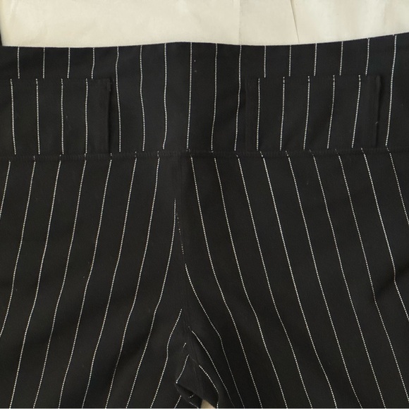 Lululemon Black Pinstripe Pants. Size 4/6 - Picture 6 of 6